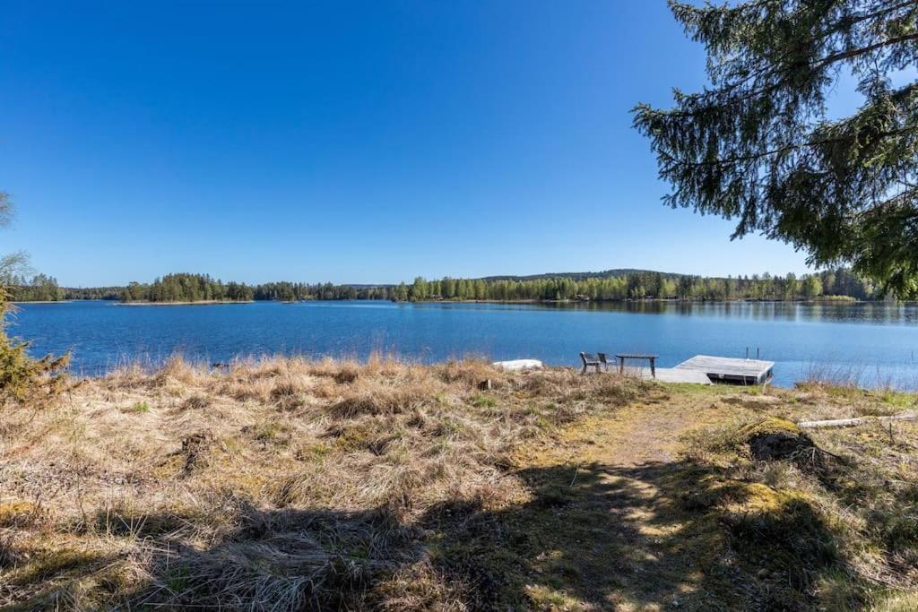 Cozy Cottage By The Lake, Charlottenberg Amotfors Exterior photo